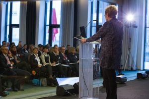 Expertenforum zur erfolgreichen Qualifizierung und Integration von ausländischen Ärztinnen und Ärzten auf der Fachtagung des Bundesgesundheitsministeriums · Foto: Andrew Grauman / nplusevent