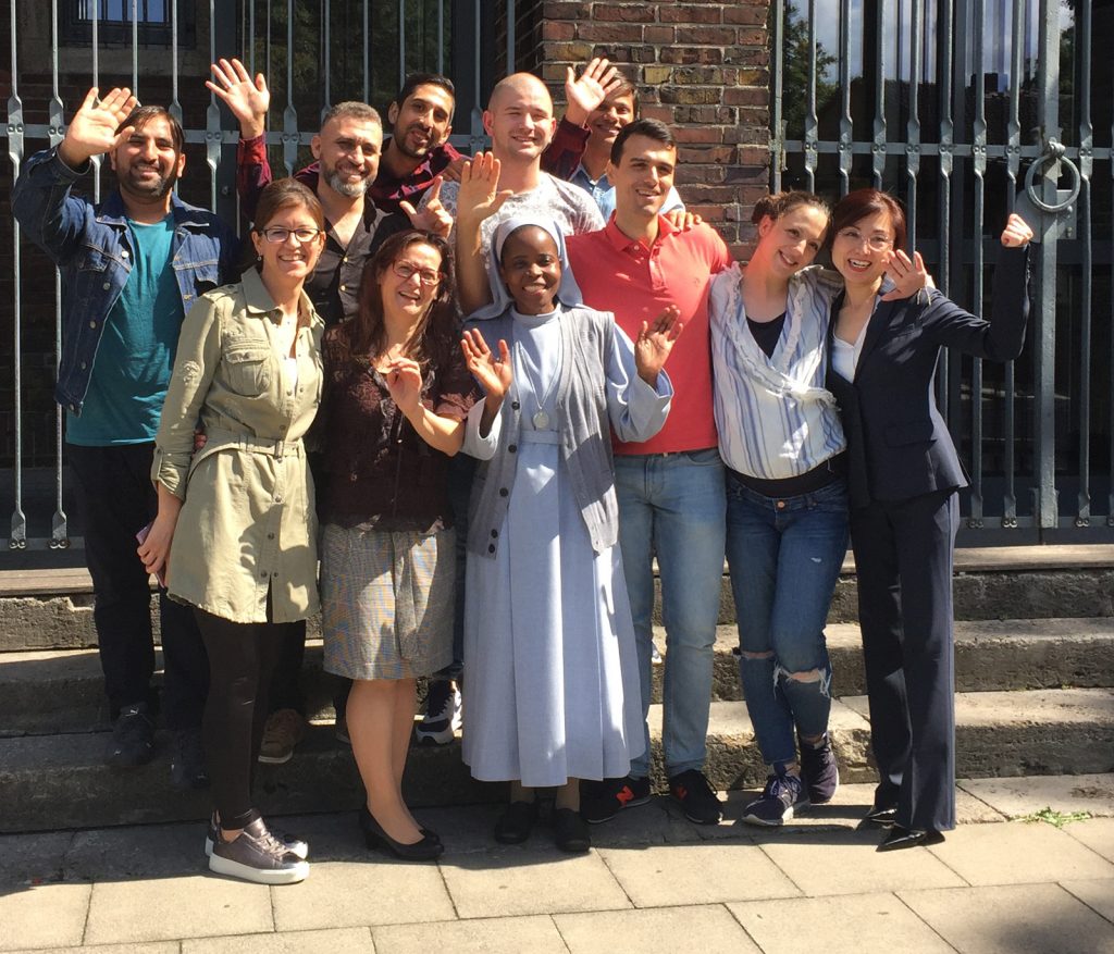 Absolventen des Praxisseminars Pflege / Programm IQuaMed in der Kath. Schule für Pflegeberufe Essen