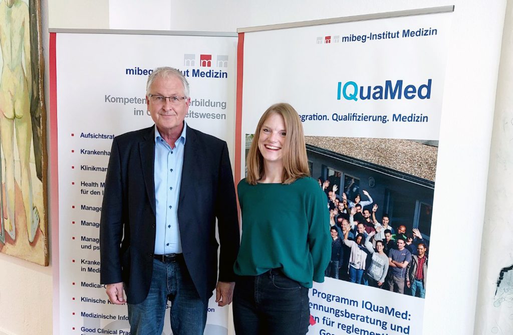 Dozenten im Gespräch mit dem mibeg-Institut